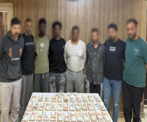 ضبط 8 متهمين بتهمة الاستيلاء على أموال سائق بالوايلي بانتحال صفة